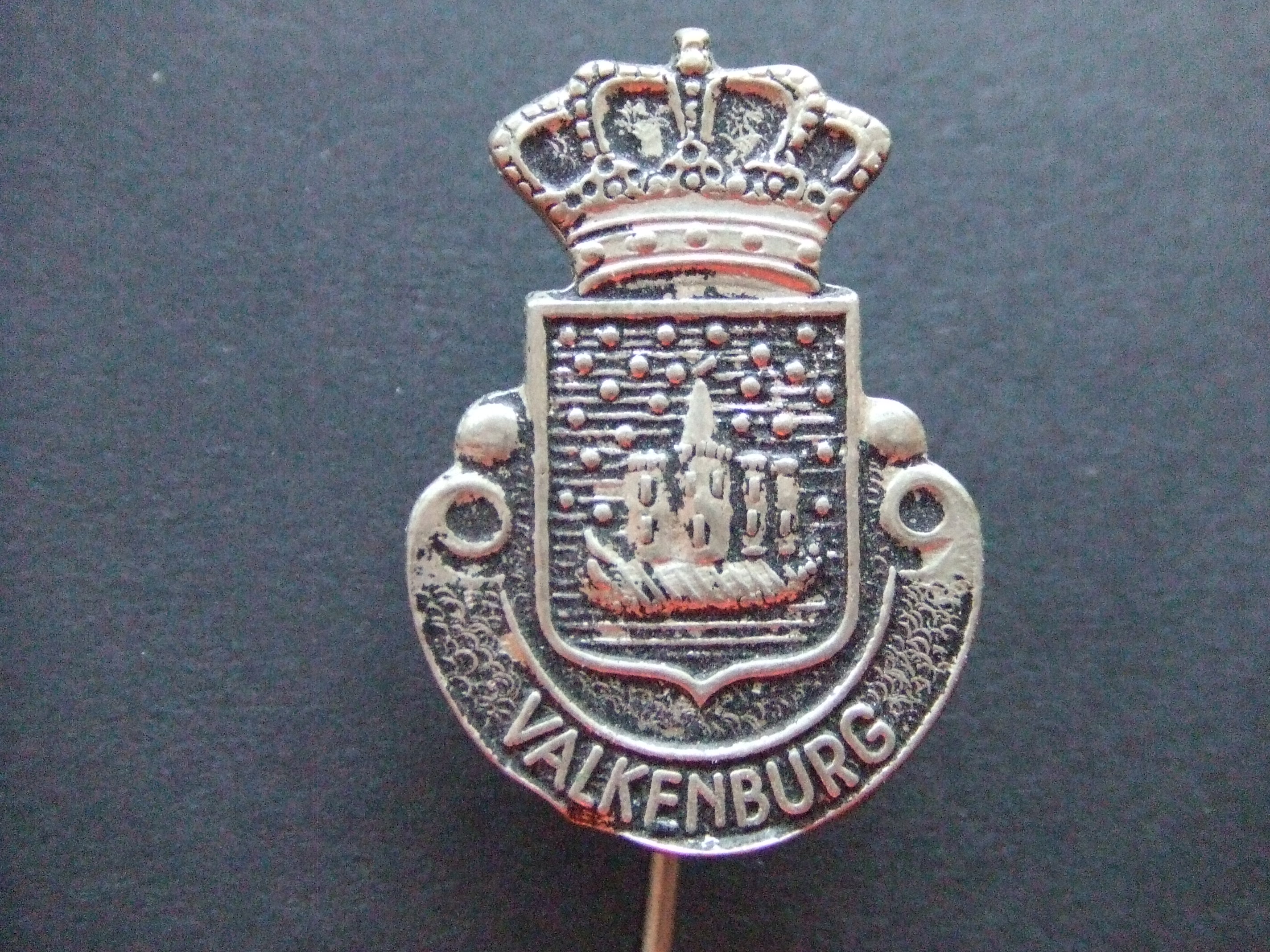 Valkenburg Limburg stadswapen met kroon, stippen